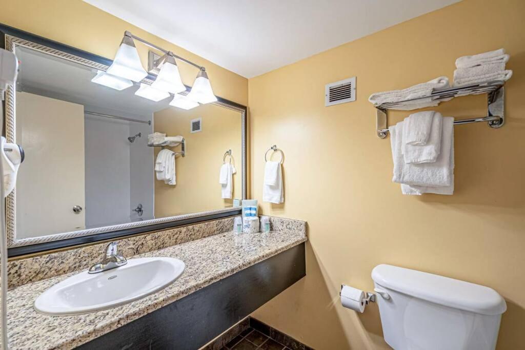 Remodeled Condo, Waterpark View At Landmark Resort Myrtle Beach Exterior foto